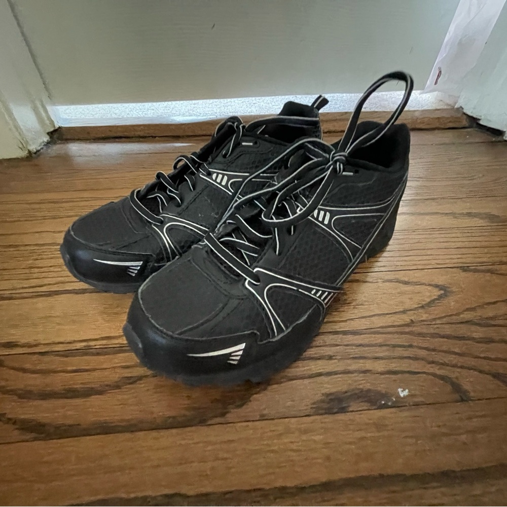 GUC Starter black sneakers